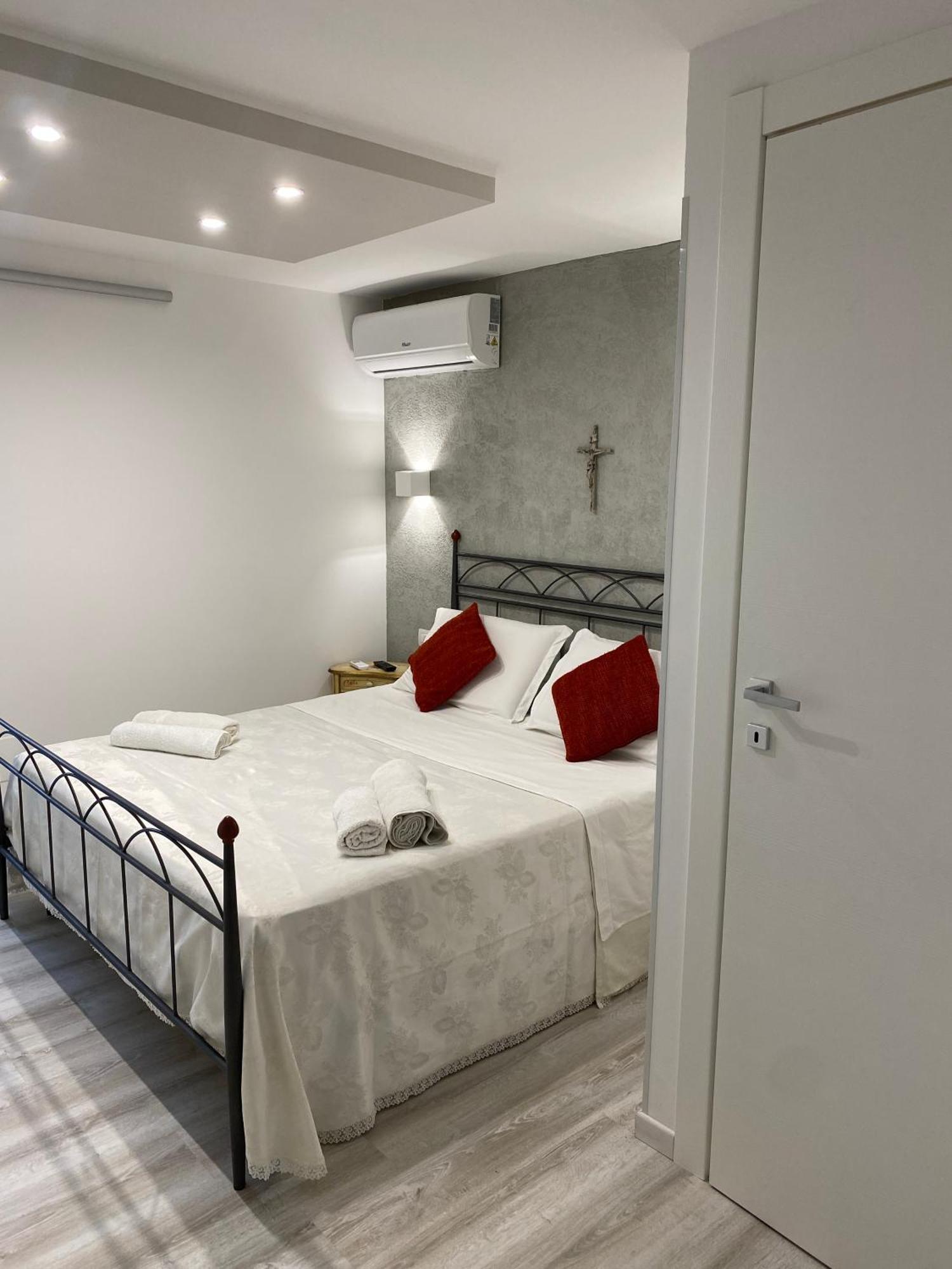 Royal House Bed & Breakfast Catania Exterior photo